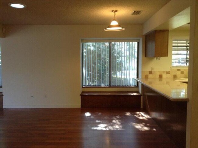 Building Photo - 9992 Stirling Park Dr