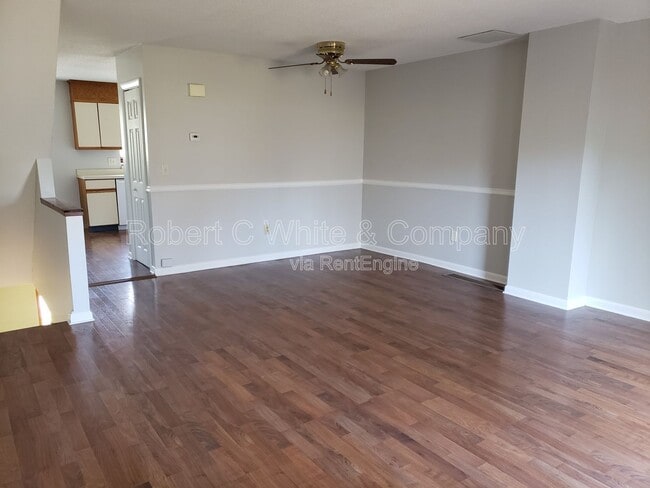 Building Photo - 176 Oakland St