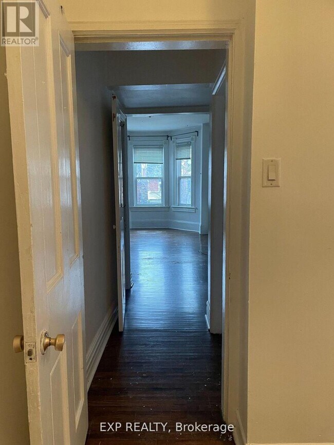 Photo du bâtiment - 190 Dunn Ave