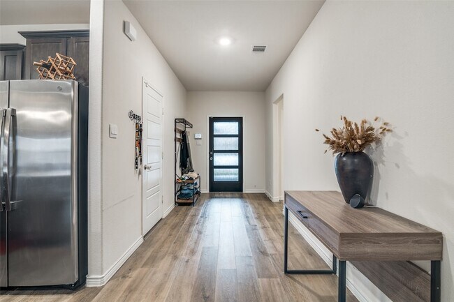 Foto del edificio - 8366 Slowburn Dr