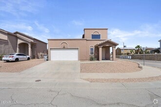 Building Photo - 2300 Glitter St