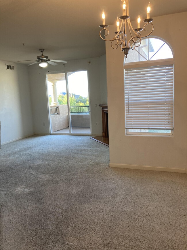 Building Photo - 600 Moon Cir