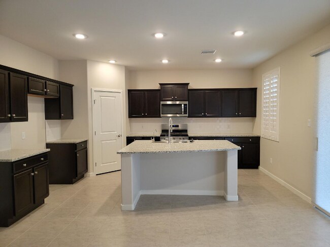 Building Photo - 10138 S Solar Ave