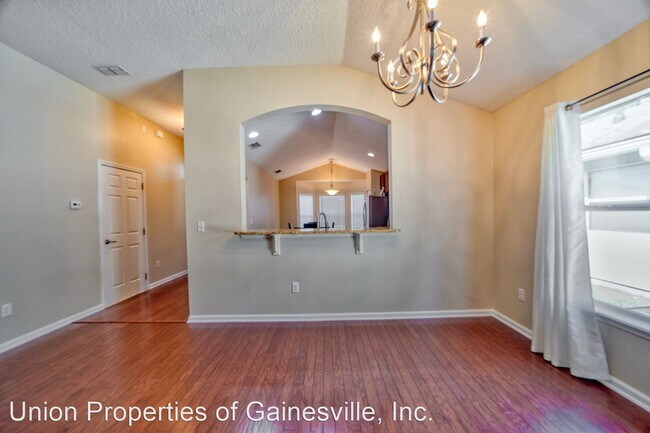 Building Photo - 3 br, 2 bath House - 4931 NW 81st Avenue