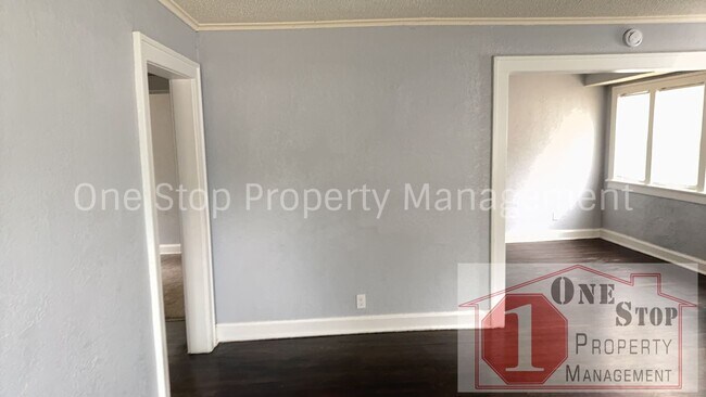 Building Photo - Beautiful 2 Bedroom 1 Bathroom in Kansas C...