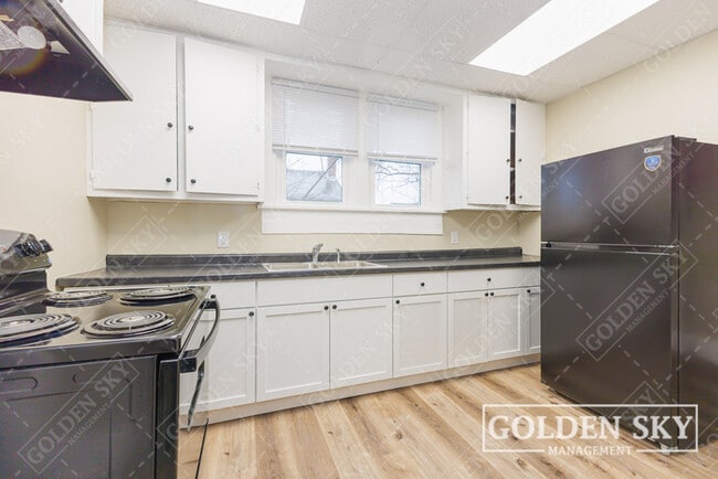 Building Photo - 219 E Willard St