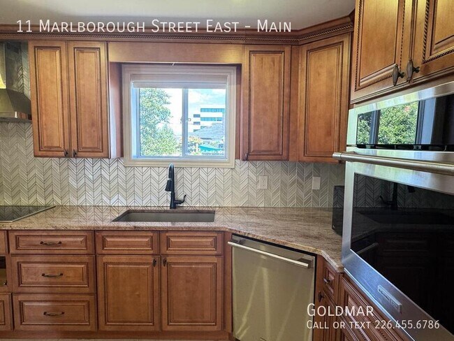 Building Photo - Looking for a home with an entertainers ki...