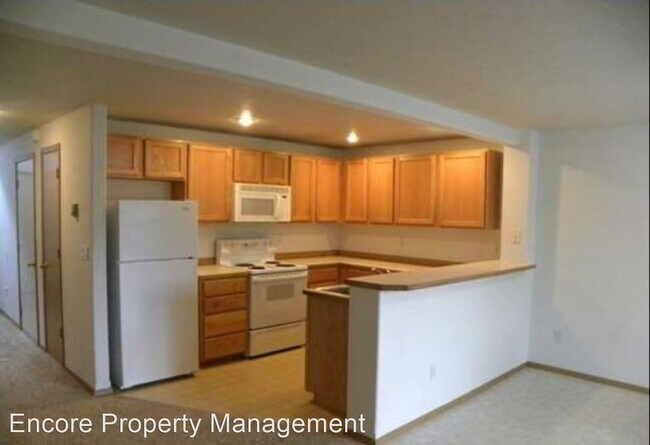 Building Photo - 2428 SW Wickiup Ct