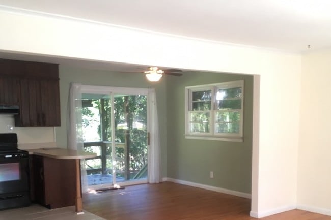 Building Photo - 7250 PA-374