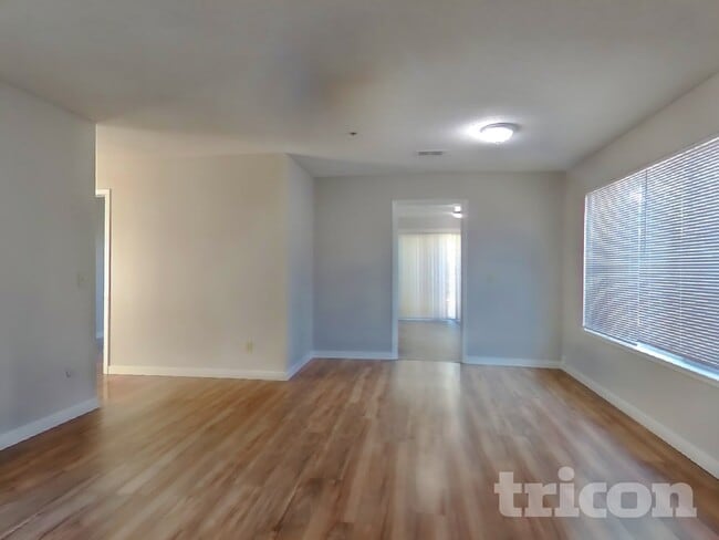 Foto del edificio - 1213 Essex Dr