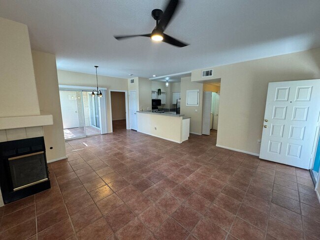 Foto del edificio - Charming First-Floor Condo with Resort-Style Amenities