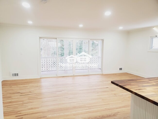 Building Photo - 441 Big John Trail SE