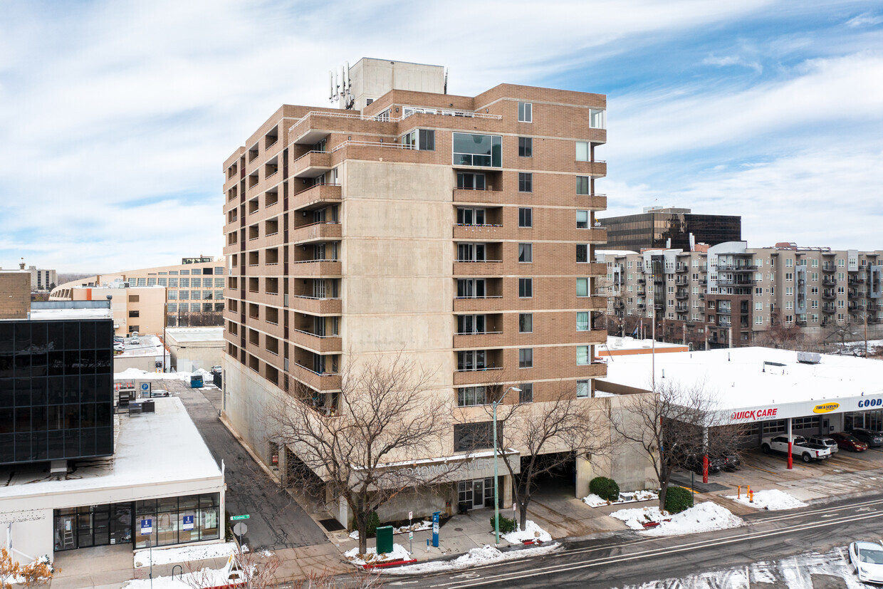 Building Photo - Broadway Towers