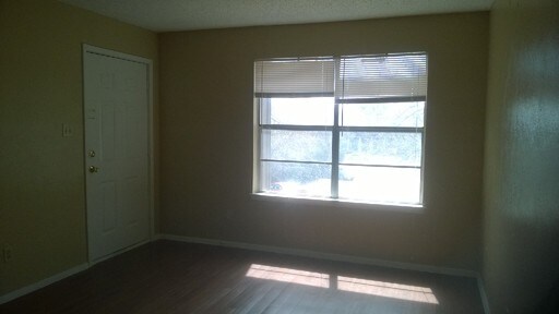 Building Photo - 219 Fry St