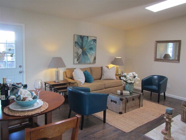 Foto del edificio - 1040 Cuyamaca Ave