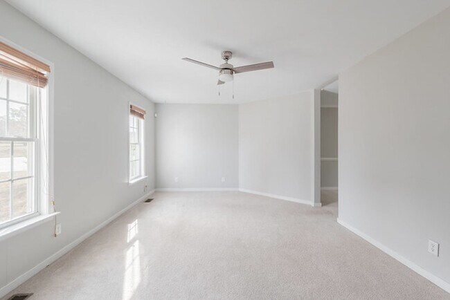 Foto del edificio - Charming 4 bedroom Colonial in Midlothian!