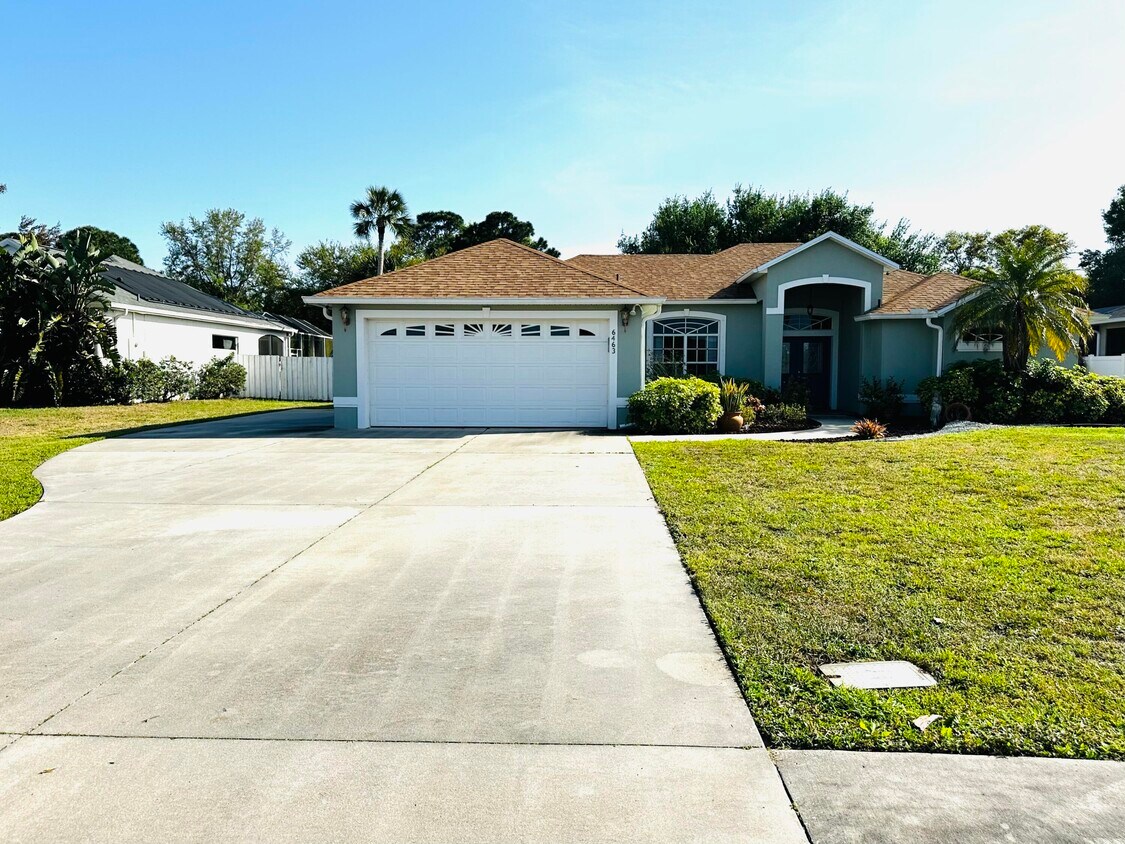 Foto principal - 6463 Flora Vista Pl