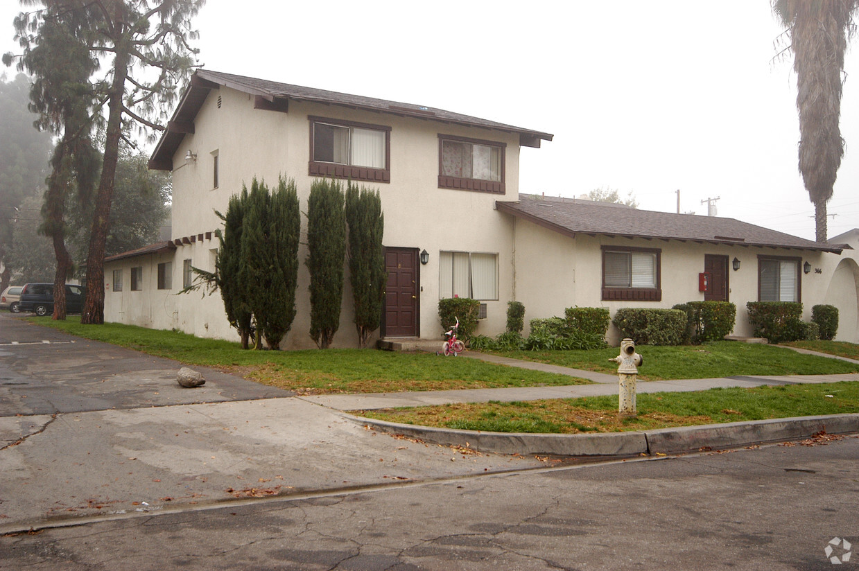 Foto del edificio - 366-372 Stillman Ave