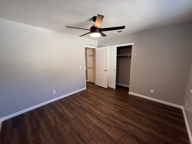 Building Photo - Redwood Cove Apartments