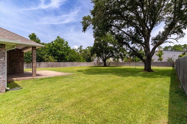 Building Photo - 8442 Sevilla St