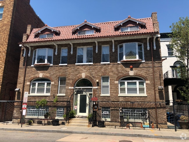 Building Photo - 1315 Park Rd NW