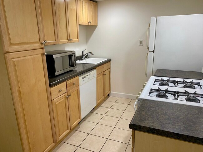 Foto del edificio - 3317 N Claremont Ave