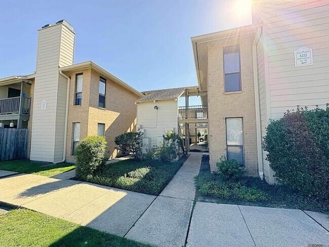 Foto del edificio - 5222 Butter Creek Ln