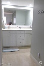 Building Photo - 16500 Kelly Cove Dr