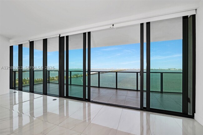 Foto del edificio - 3131 NE 7th Ave
