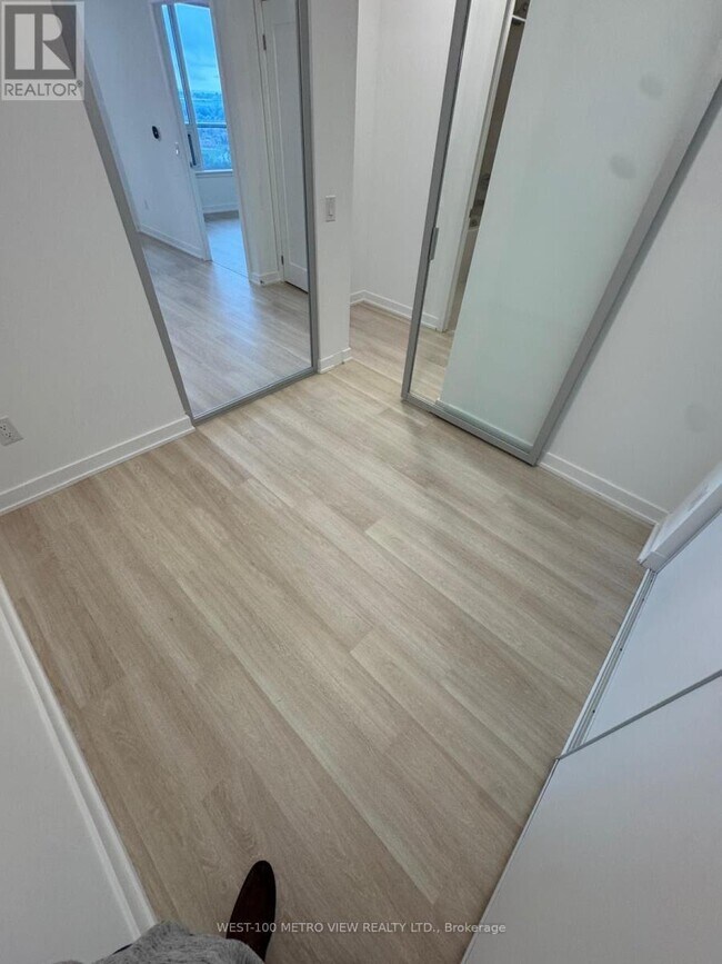 Photo du bâtiment - 5105 Hurontario St