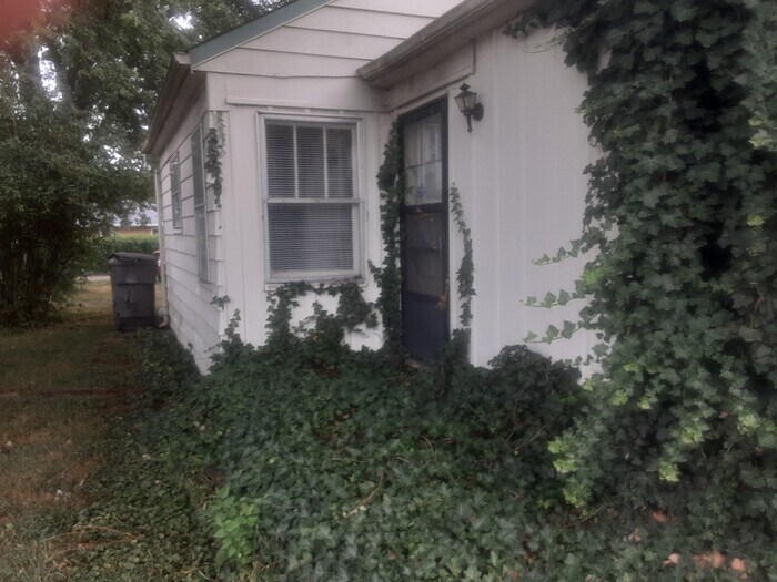 Adorable 1 Bedroom House In Wayne Township House for Rent in