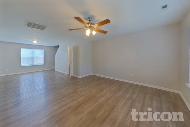 Foto del edificio - 9514 Parkridge Dr