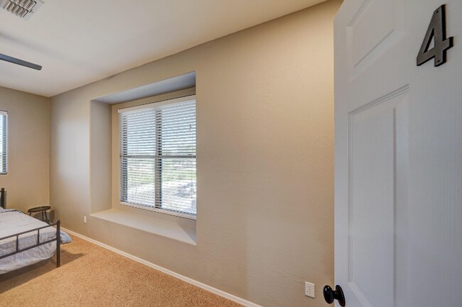 Foto del edificio - 10223 W Raymond St