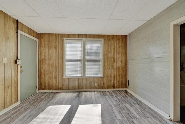 Building Photo - 2411 Q St