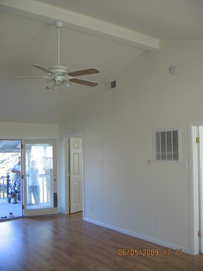 Foto del edificio - Jamaica Beach Home Walk to the Beach