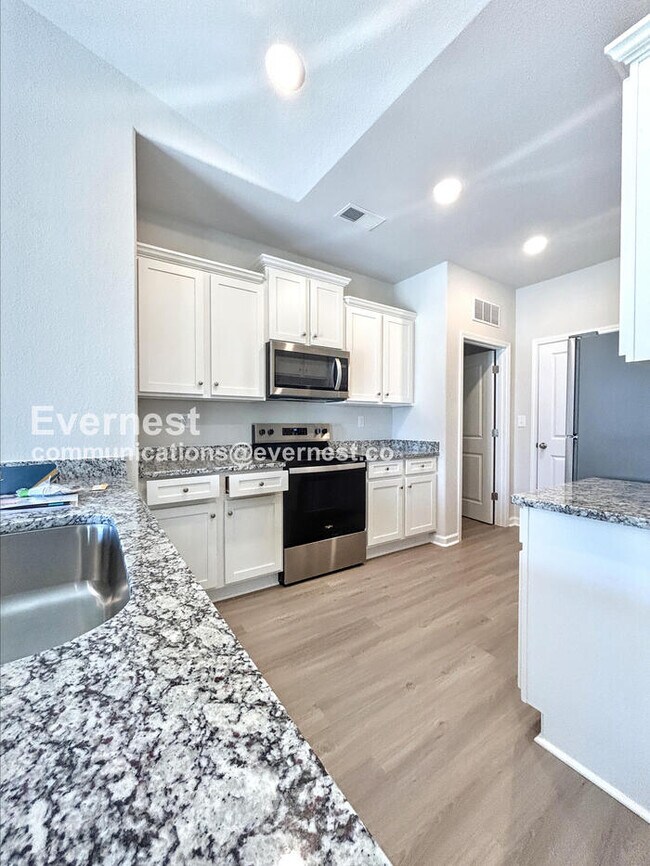 Foto del edificio - 209 Aniston Ln