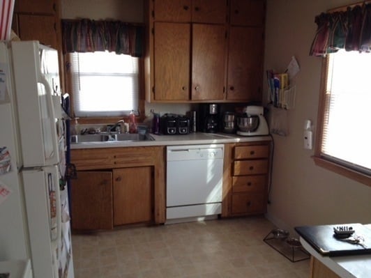 Building Photo - 4BR/2BA Duplex with Hardwood Floors & 2 Car Garage- Golden Valley, Available April 1st