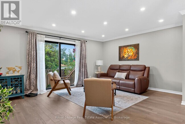 Photo du bâtiment - 1 - 1536 SIXTH LINE