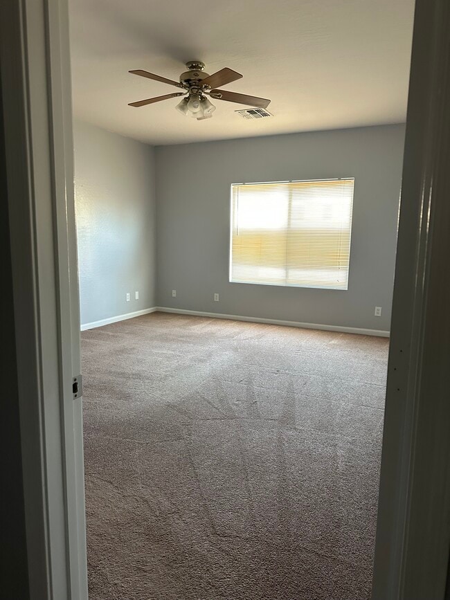 Master bedroom - 13365 N Alto St