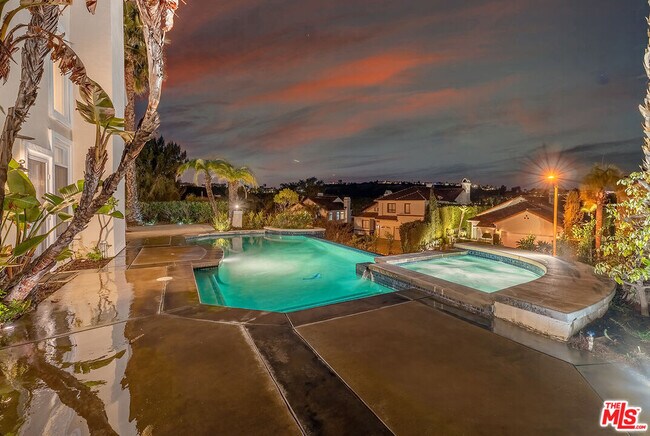 Building Photo - 24826 Alexandra Ct
