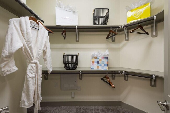 Foto del edificio - 555 Via Amalfi