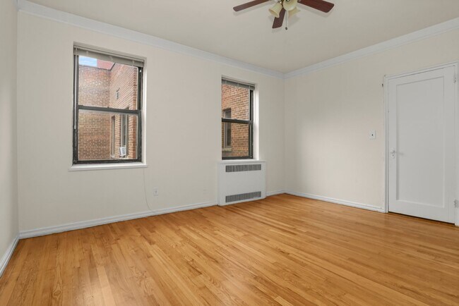 Building Photo - 2 Greenridge Ave