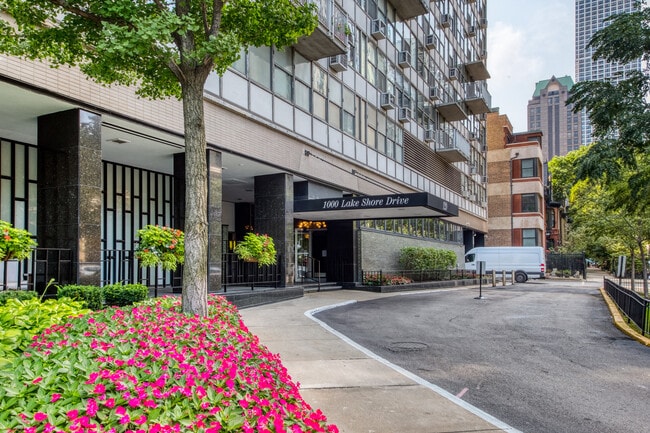 Foto del edificio - 1000 N Lake Shore Dr.