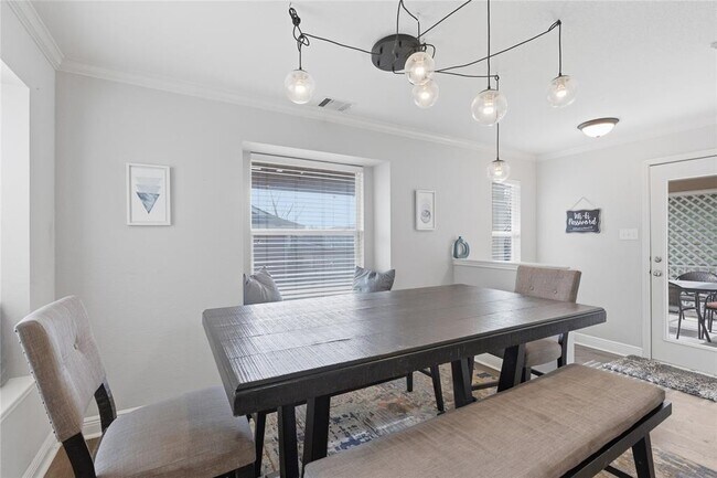 Building Photo - 258 Hogan