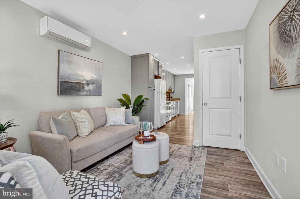 Foto principal - 312 N Henry St