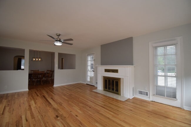 Building Photo - 5806 Highland Dr