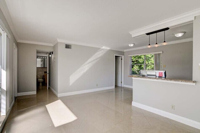Foto del edificio - 6600 N Ocean Blvd