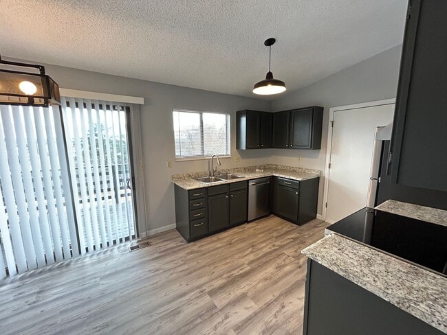 Building Photo - Updated 4 Bedroom, 2 Bath home in Northeas...