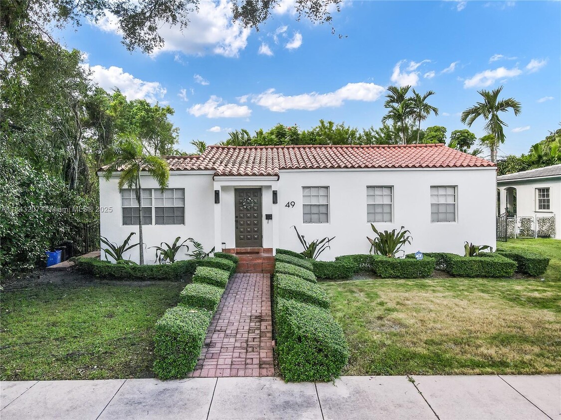 Primary Photo - 49 Alcantarra Ave