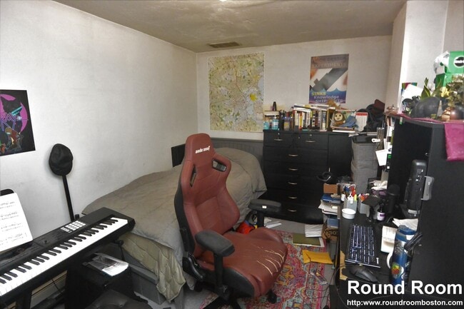 Building Photo - 66 Murdock St